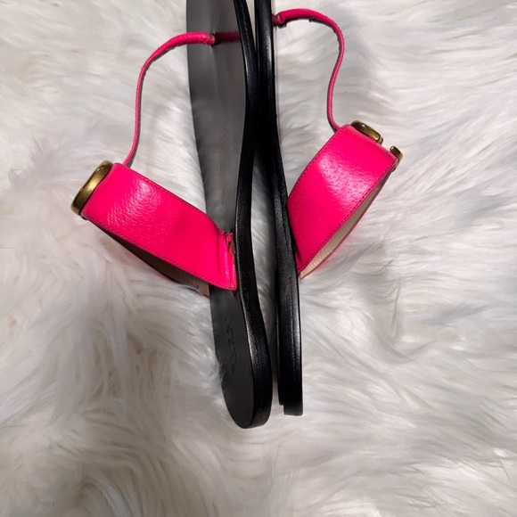 Gucci Women's Hot Pink Sandals with Gold Accents - Picture 13 of 17